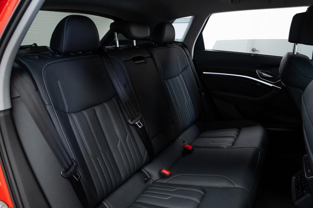 2021 Audi e-tron Prestige 1 Owner Black Optic Package Ambient Interior Light Portland OR