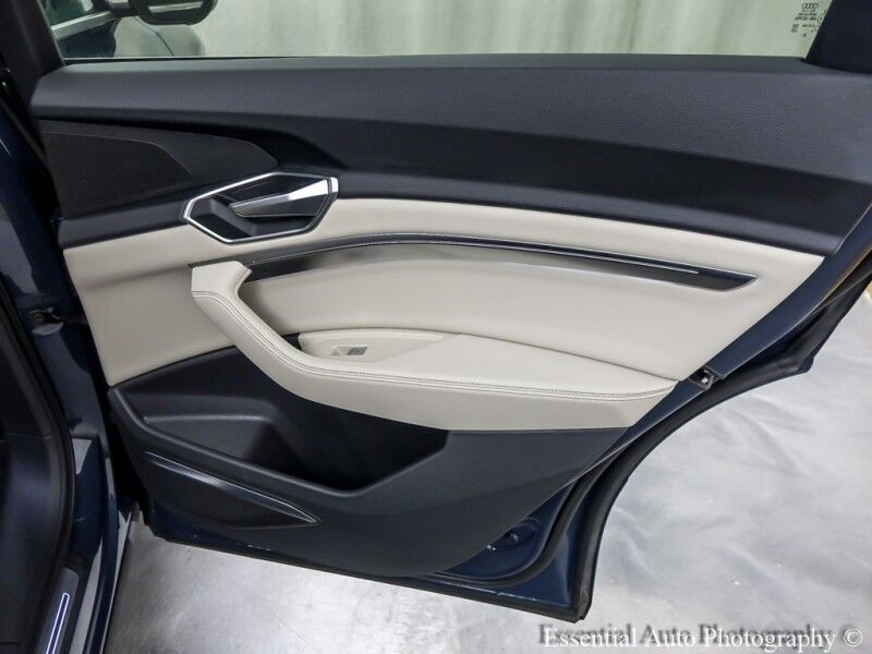 2021 Audi e-tron Sportback Premium Plus PRICE INCLUDES THE $4000 FED EV TAX CREDIT Willowbrook IL