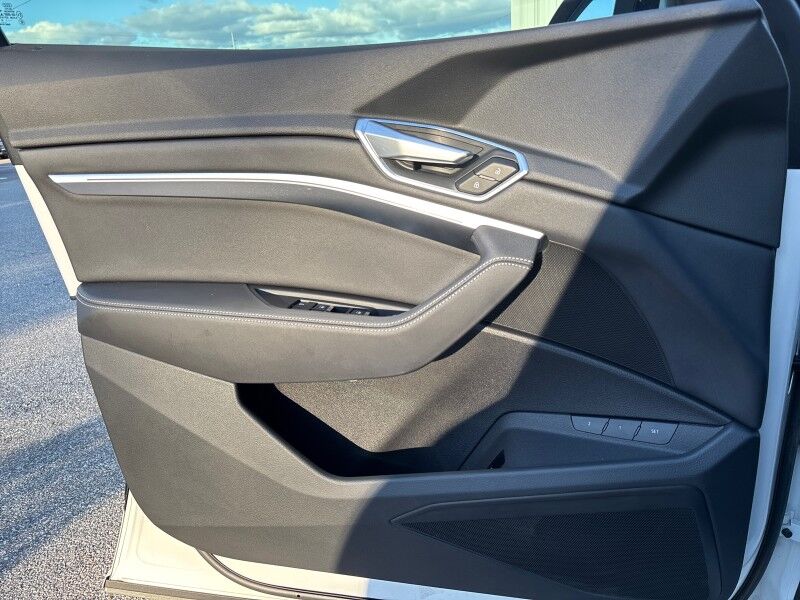 2021 Audi e-tron Sportback Premium w/BLACK OPTICS PKG. Seffner FL