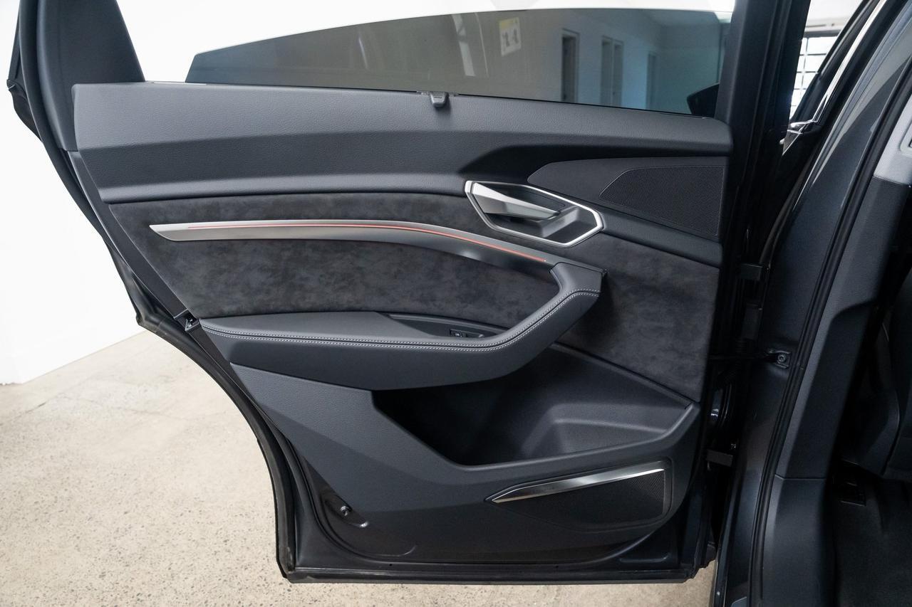 2021 Audi e-tron Sportback Prestige 1 Owner Vented Seats Black Optic Package Portland OR