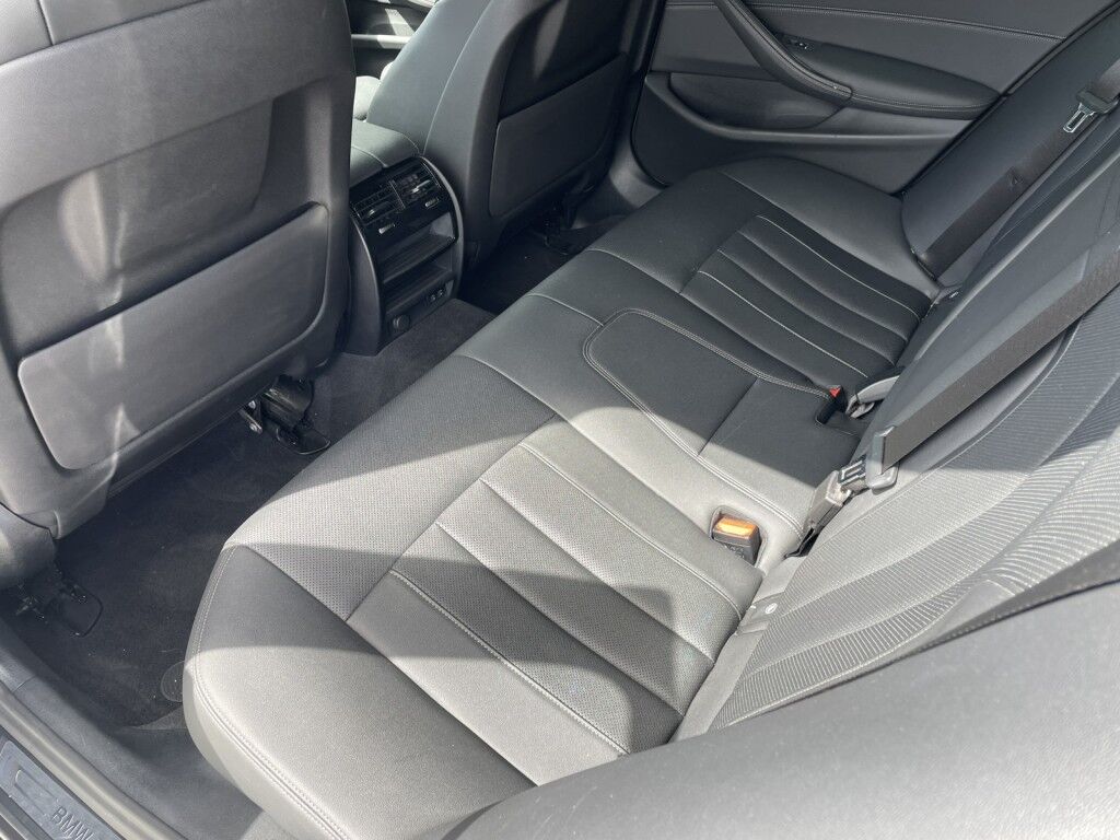 2021 BMW 5 Series 530i xDrive~NAVIGATION~ONLINE FINANCE AND SHIPPING ABVAILABLE!!!! Sarasota FL