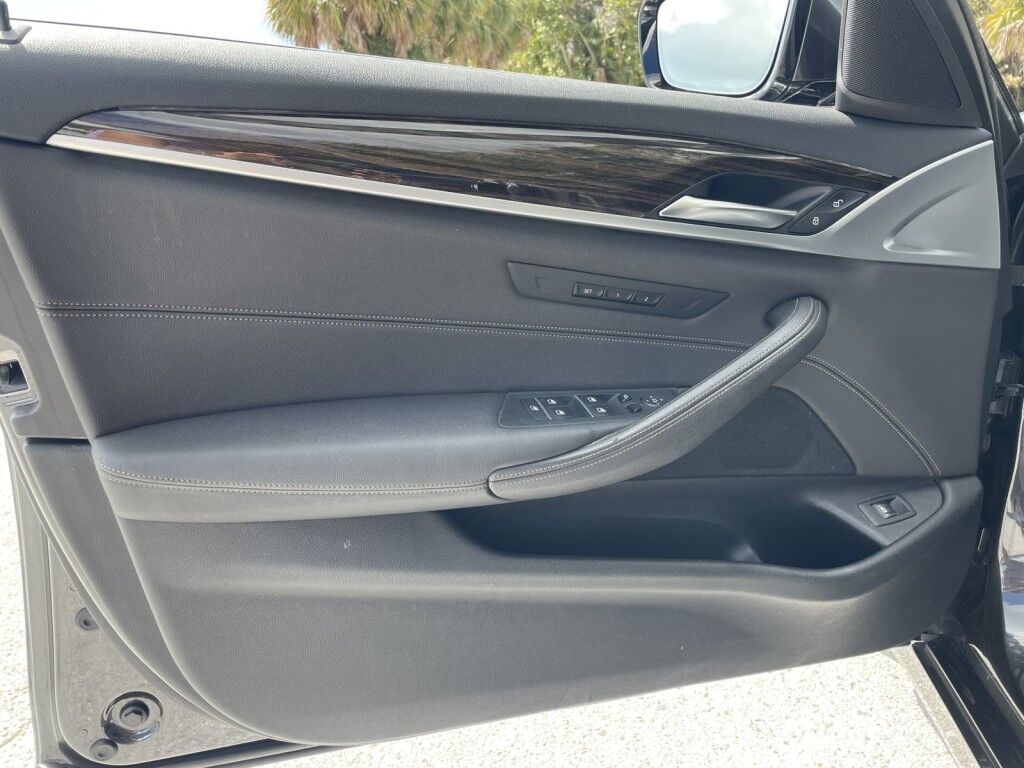 2021 BMW 5 Series 530i xDrive~NAVIGATION~ONLINE FINANCE AND SHIPPING ABVAILABLE!!!! Sarasota FL