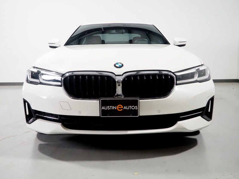 2021 BMW 530e iPerformance Plug-In Hybrid *HEADS-UP DISPLAY, ADAPTIVE CRUISE, SAFETY ALERTS, 360 VIEW CAMERAS, MOONROOF, HEATED SEATS/STEERING, 19 INCH WHEELS, HARMAN/KARDON, WIRELESS CHARGING, APPLE CARPLAY Round Rock TX