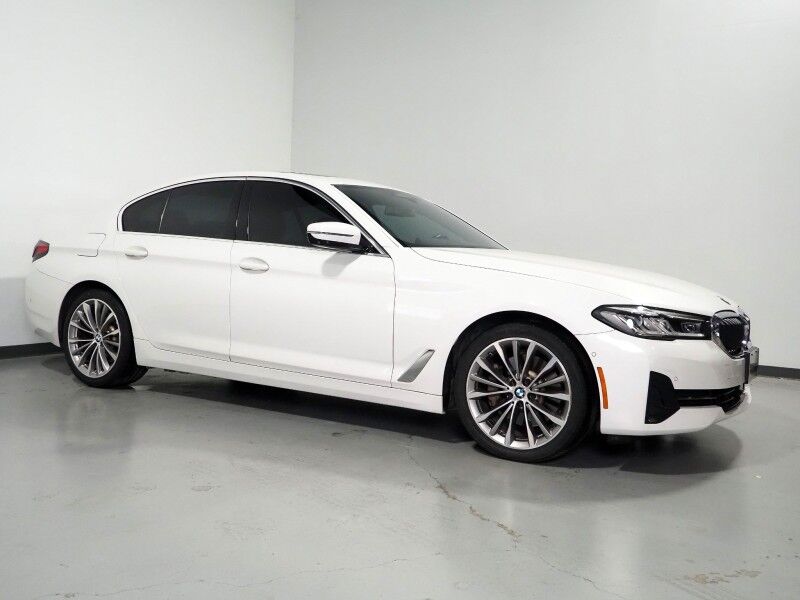 2021 BMW 530e iPerformance Plug-In Hybrid *HEADS-UP DISPLAY, ADAPTIVE CRUISE, SAFETY ALERTS, 360 VIEW CAMERAS, MOONROOF, HEATED SEATS/STEERING, 19 INCH WHEELS, HARMAN/KARDON, WIRELESS CHARGING, APPLE CARPLAY