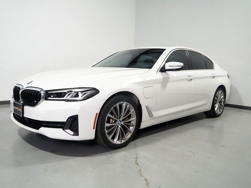 2021 BMW 530e iPerformance Plug-In Hybrid *HEADS-UP DISPLAY, ADAPTIVE CRUISE, SAFETY ALERTS, 360 VIEW CAMERAS, MOONROOF, HEATED SEATS/STEERING, 19 INCH WHEELS, HARMAN/KARDON, WIRELESS CHARGING, APPLE CARPLAY Round Rock TX
