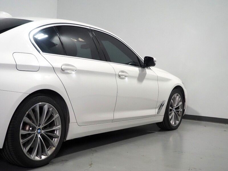 2021 BMW 530e iPerformance Plug-In Hybrid *HEADS-UP DISPLAY, ADAPTIVE CRUISE, SAFETY ALERTS, 360 VIEW CAMERAS, MOONROOF, HEATED SEATS/STEERING, 19 INCH WHEELS, HARMAN/KARDON, WIRELESS CHARGING, APPLE CARPLAY Round Rock TX