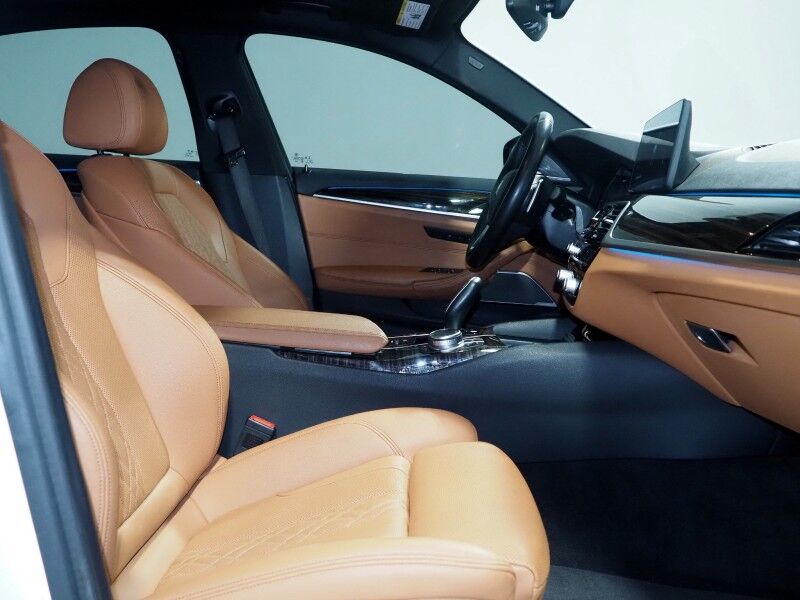 2021 BMW 530e iPerformance Plug-In Hybrid *HEADS-UP DISPLAY, ADAPTIVE CRUISE, SAFETY ALERTS, 360 VIEW CAMERAS, MOONROOF, HEATED SEATS/STEERING, 19 INCH WHEELS, HARMAN/KARDON, WIRELESS CHARGING, APPLE CARPLAY Round Rock TX
