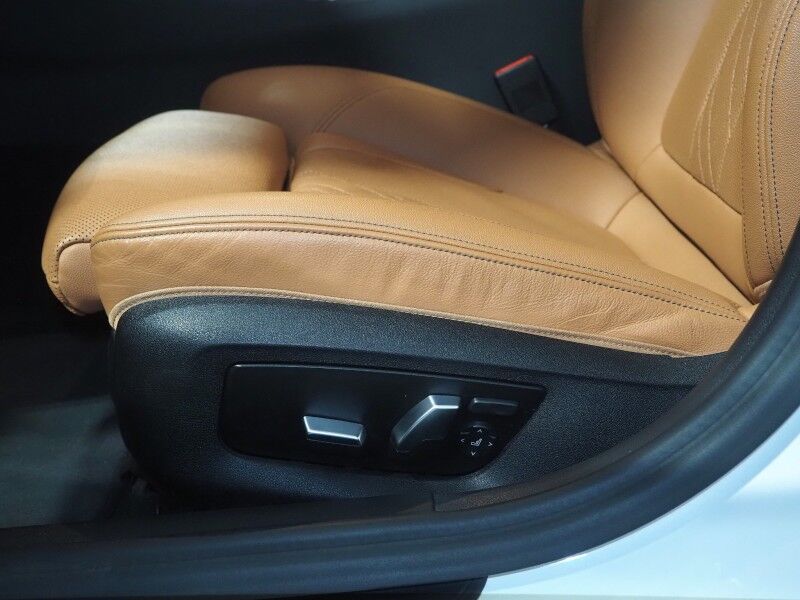 2021 BMW 530e iPerformance Plug-In Hybrid *HEADS-UP DISPLAY, ADAPTIVE CRUISE, SAFETY ALERTS, 360 VIEW CAMERAS, MOONROOF, HEATED SEATS/STEERING, 19 INCH WHEELS, HARMAN/KARDON, WIRELESS CHARGING, APPLE CARPLAY Round Rock TX