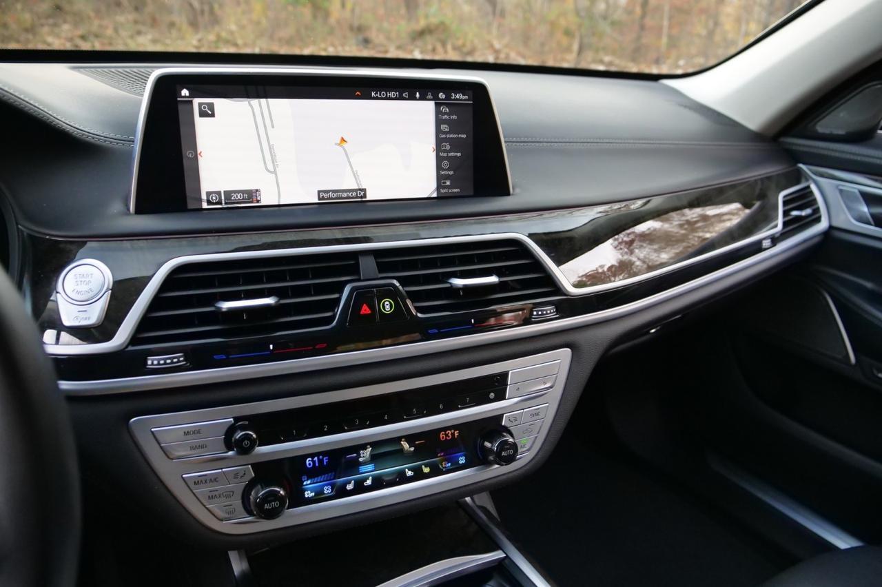 2021 BMW 750i xDrive / Executive Package / Driving Assistance Pacakge! Lincolnton NC