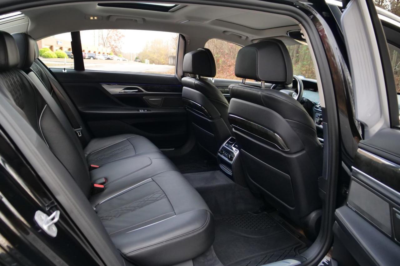 2021 BMW 750i xDrive / Executive Package / Driving Assistance Pacakge! Lincolnton NC