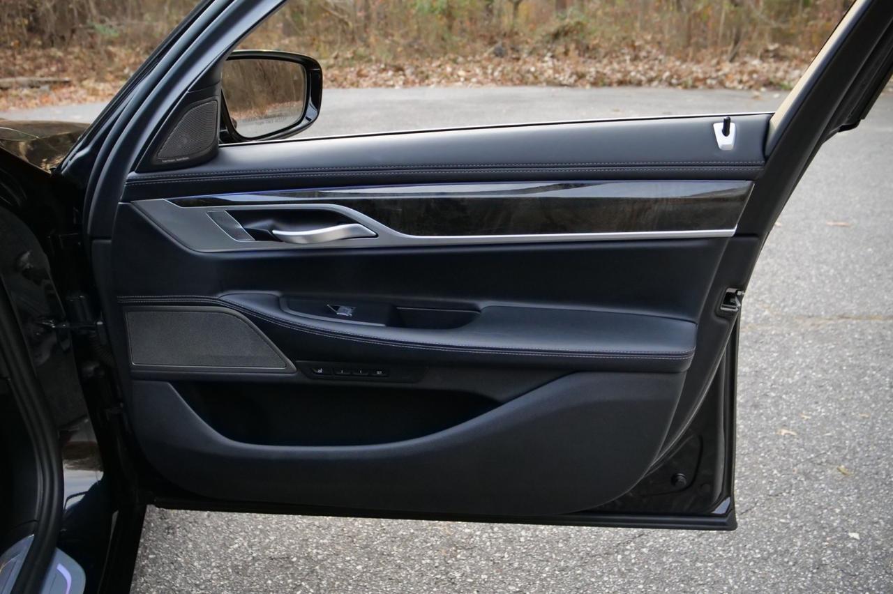 2021 BMW 750i xDrive / Executive Package / Driving Assistance Pacakge! Lincolnton NC