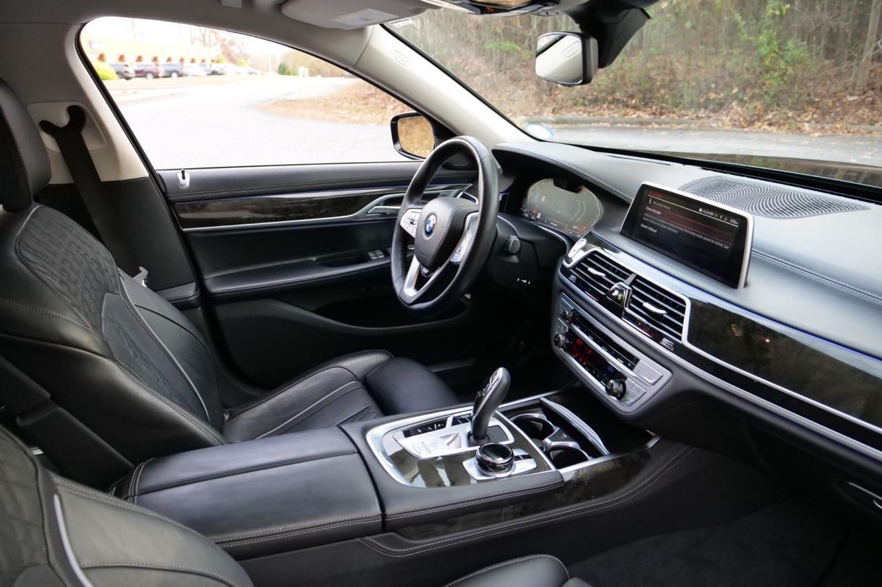 2021 BMW 750i xDrive / Executive Package / Driving Assistance Pacakge! Lincolnton NC