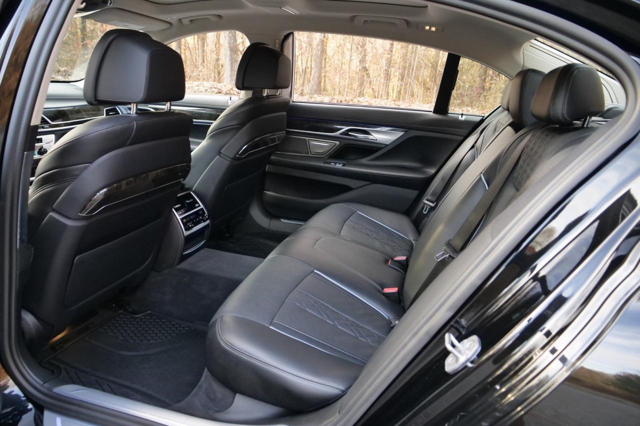 2021 BMW 750i xDrive / Executive Package / Driving Assistance Pacakge! Lincolnton NC