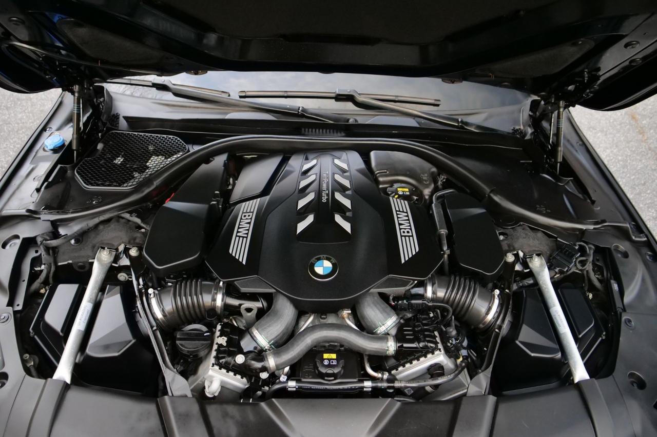 2021 BMW 750i xDrive / Executive Package / Driving Assistance Pacakge! Lincolnton NC