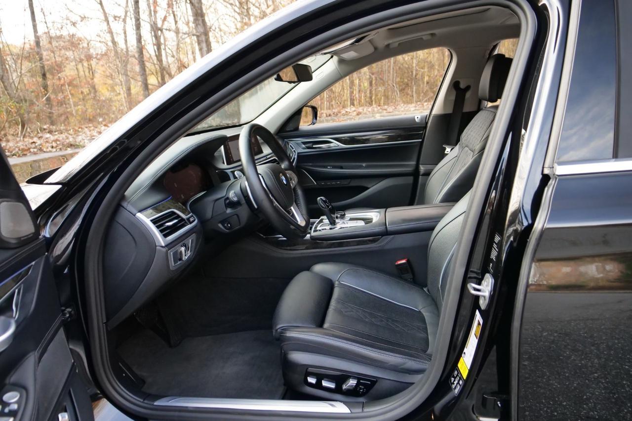 2021 BMW 750i xDrive / Executive Package / Driving Assistance Pacakge! Lincolnton NC