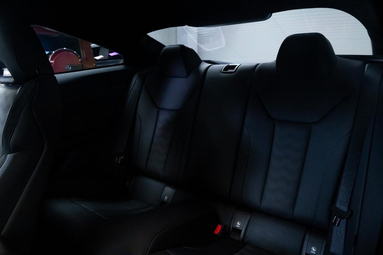 2021 BMW M4 Base Heated Seats 6-Speed Manual Carbon Fiber Trim Portland OR