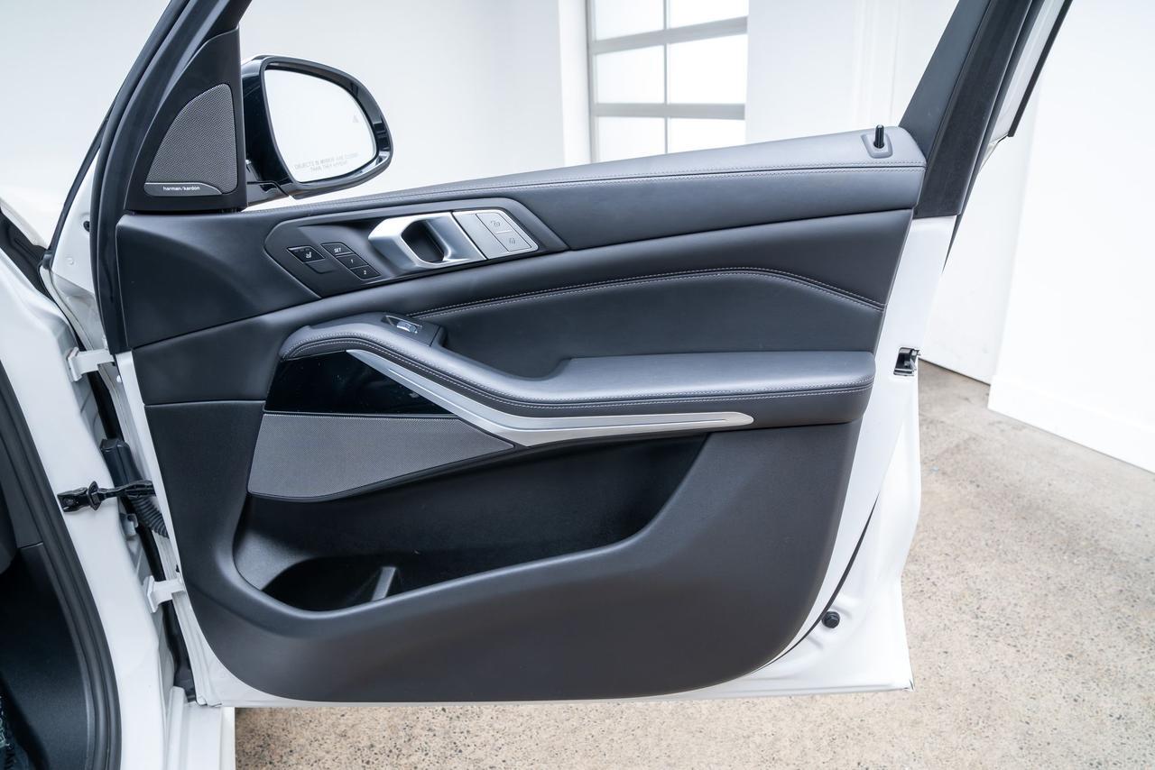 2021 BMW X7 ALPINA XB7 Adaptive Cruise Second Row Captains Chairs Portland OR