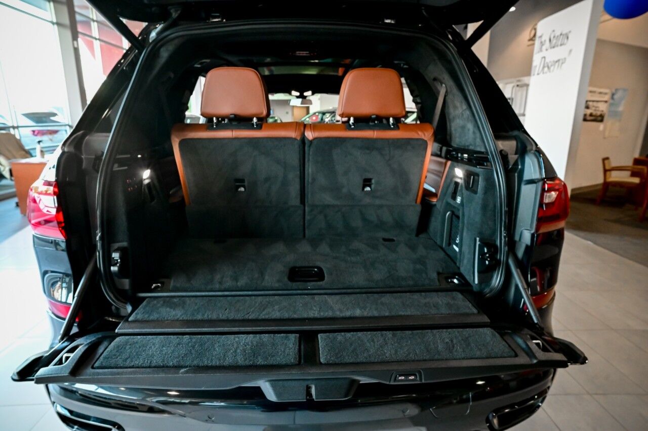 2021 BMW X7 M50i, 21'' Wheels, Panoramic Sky Lounge LED Roof, Executive and Cold Weather Pkg Springfield NJ