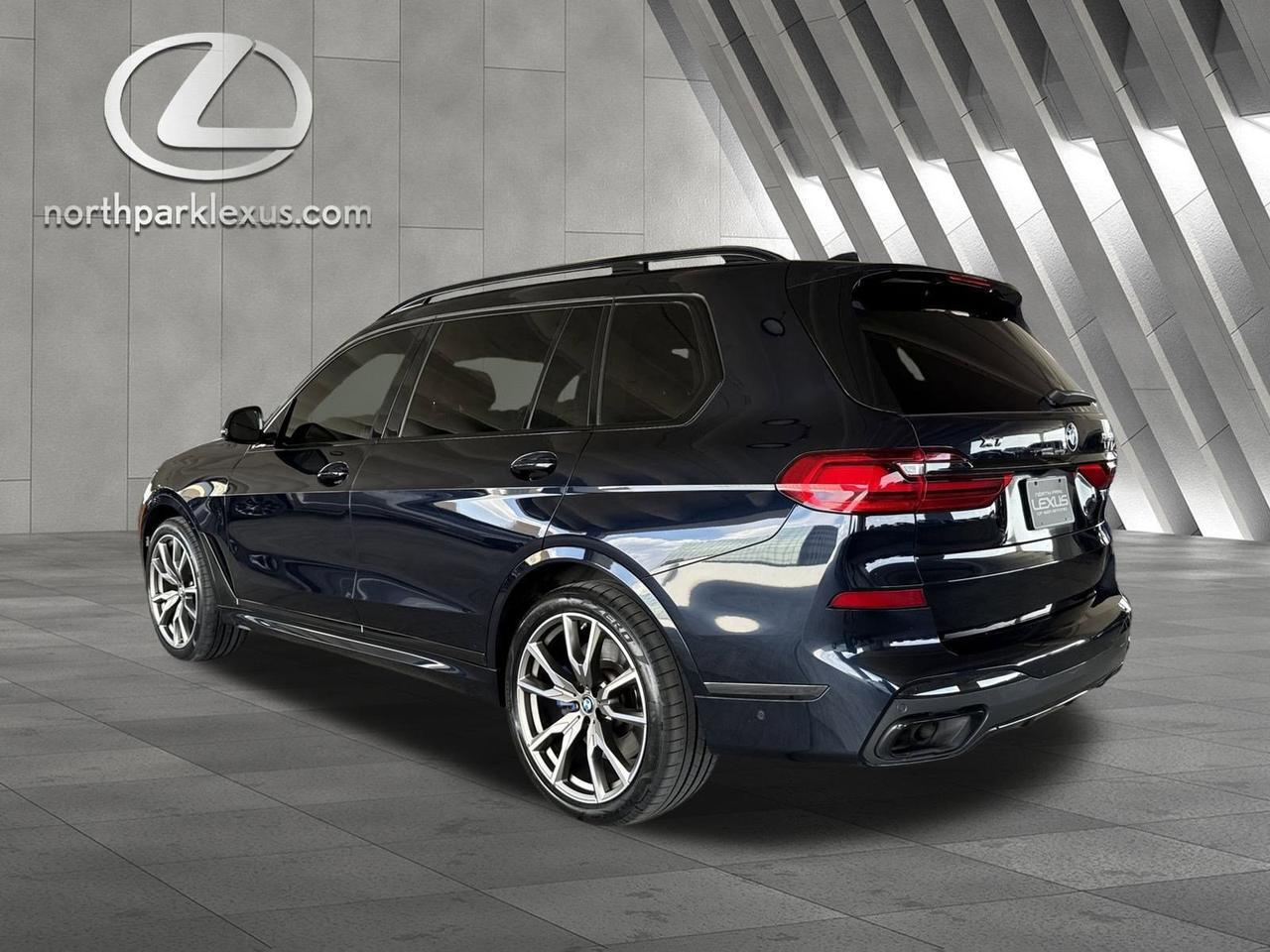 2021 BMW X7 M50i