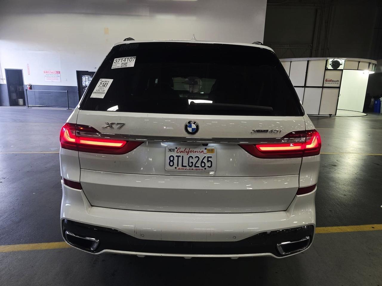 2021 BMW X7 xDrive40i Second Row Captain&apos;s Chairs Harman Kardon Sound Portland OR