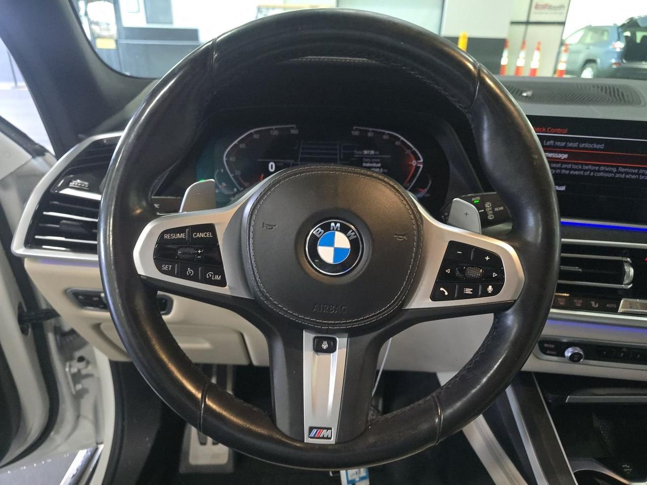 2021 BMW X7 xDrive40i Second Row Captain&apos;s Chairs Harman Kardon Sound Portland OR