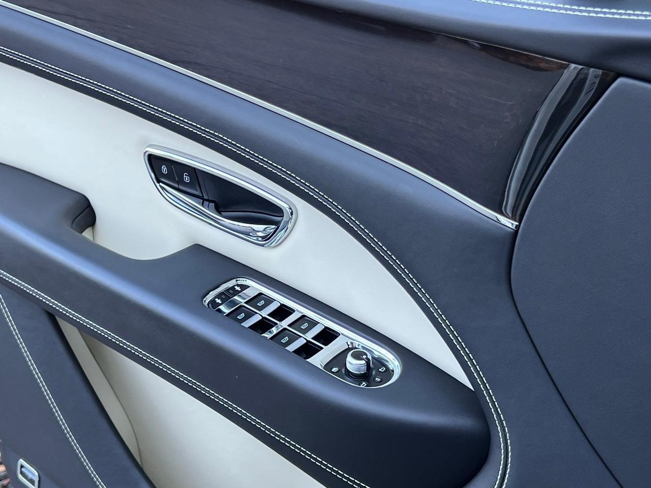 2021 Bentley Bentayga Hybrid Base Indianapolis IN