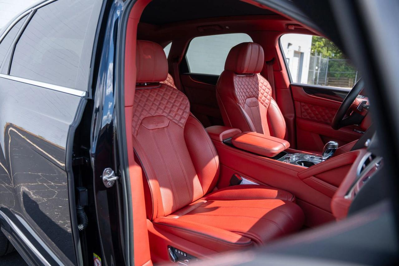 2021 Bentley Bentayga V8 Sport Utility 4D St. Louis MO
