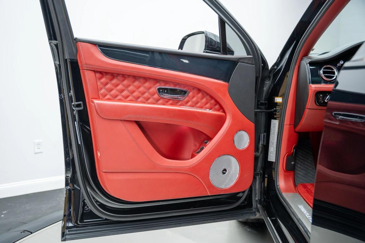 2021 Bentley Bentayga V8 Sport Utility 4D St. Louis MO