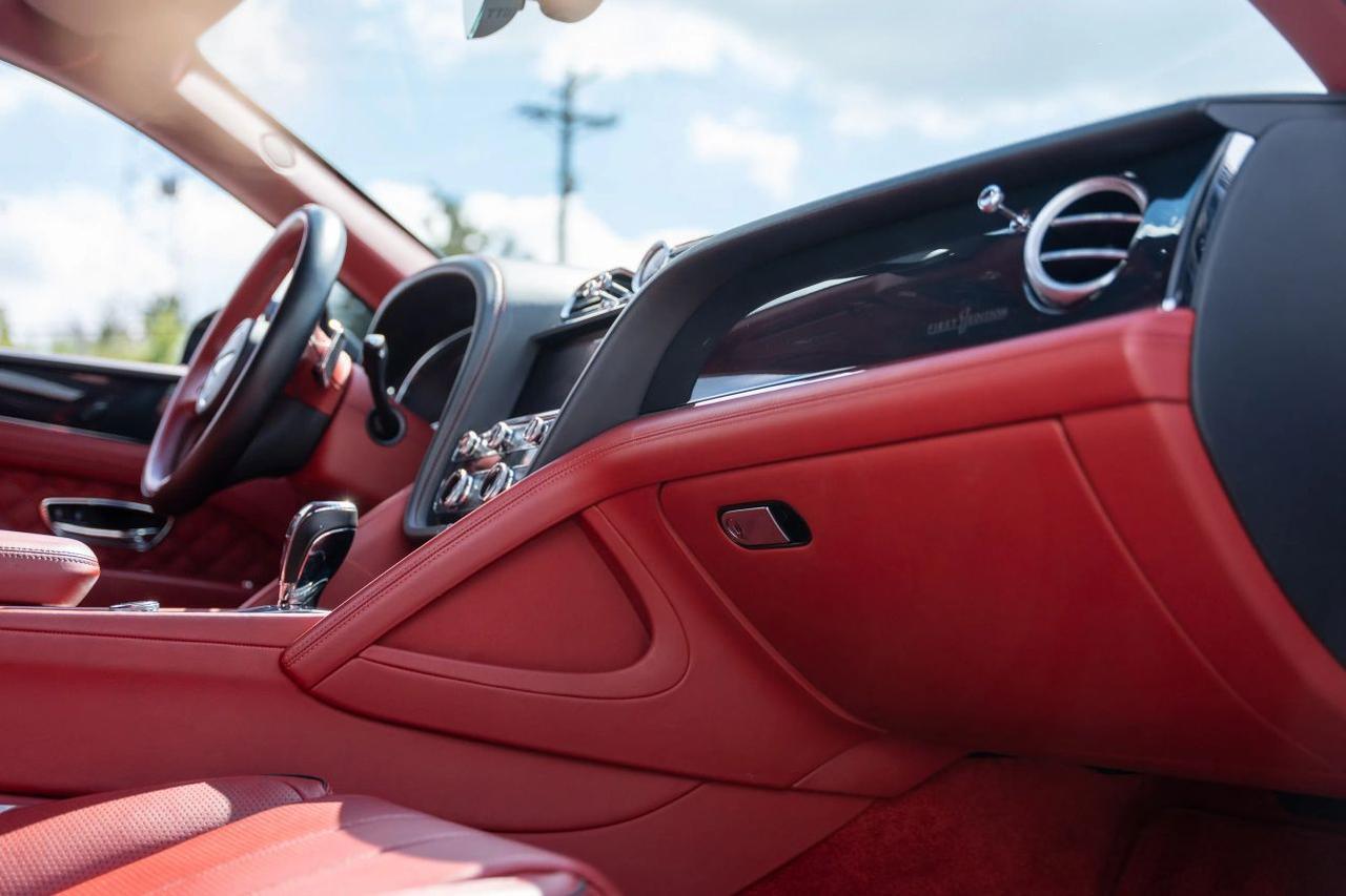2021 Bentley Bentayga V8 Sport Utility 4D St. Louis MO