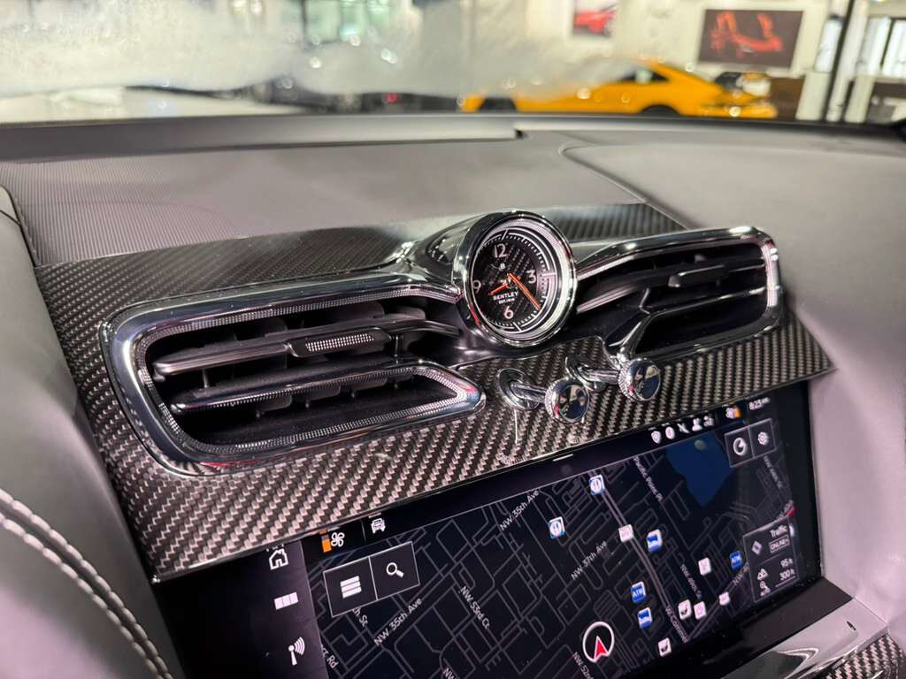 2021 Bentley Bentayga V8 pano roof, Naim audio, carbon trim, Blackline Specificaion, four passenger config AND MUCH MORE!! Fort Lauderdale FL