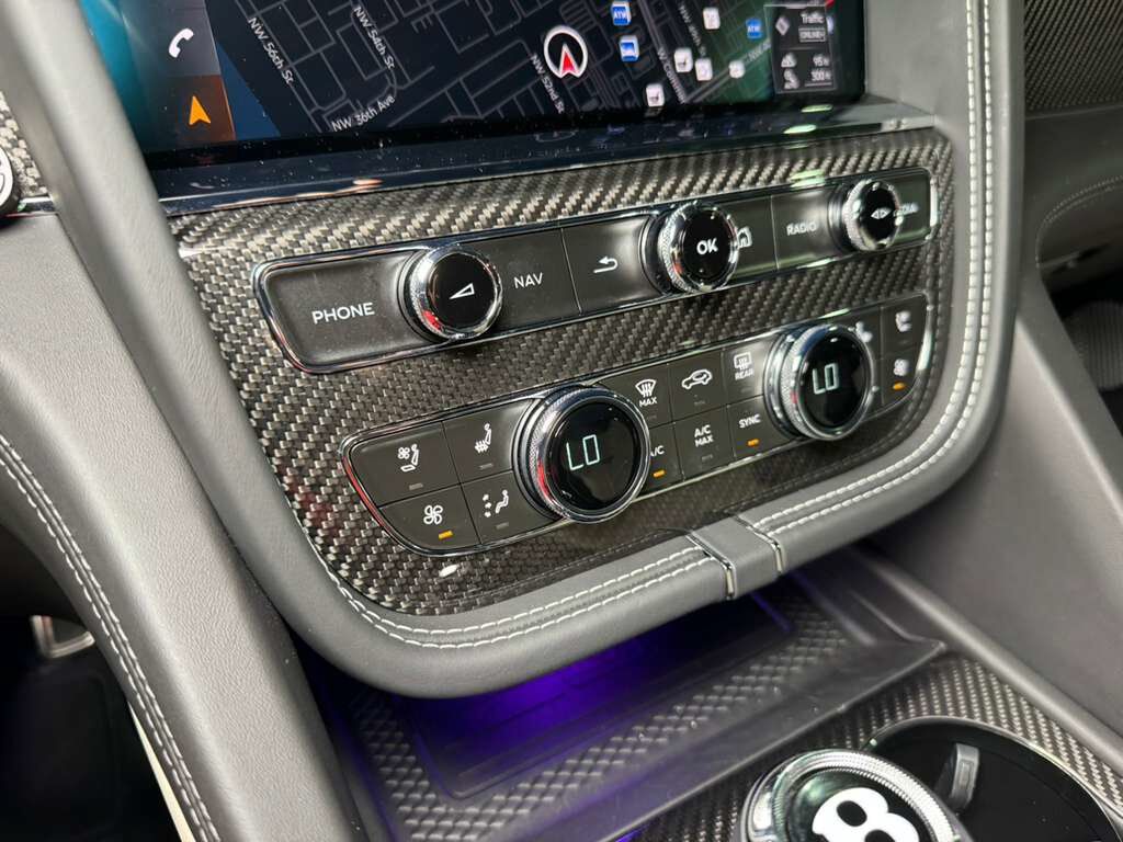 2021 Bentley Bentayga V8 pano roof, Naim audio, carbon trim, Blackline Specificaion, four passenger config AND MUCH MORE!! Fort Lauderdale FL