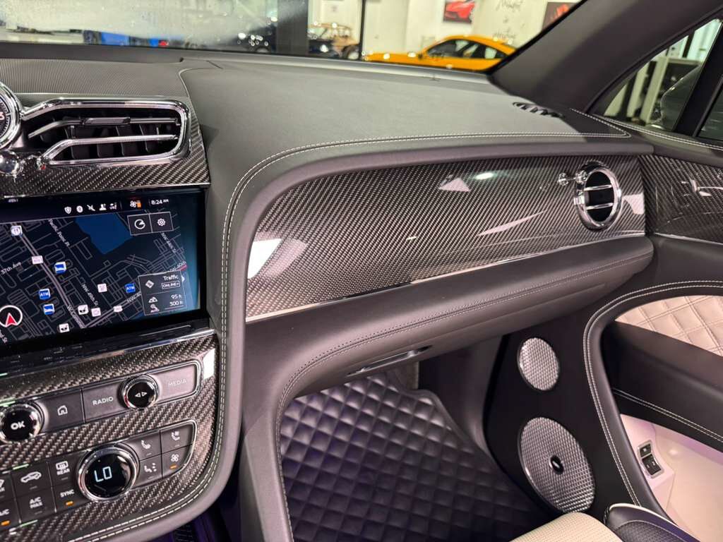 2021 Bentley Bentayga V8 pano roof, Naim audio, carbon trim, Blackline Specificaion, four passenger config AND MUCH MORE!! Fort Lauderdale FL