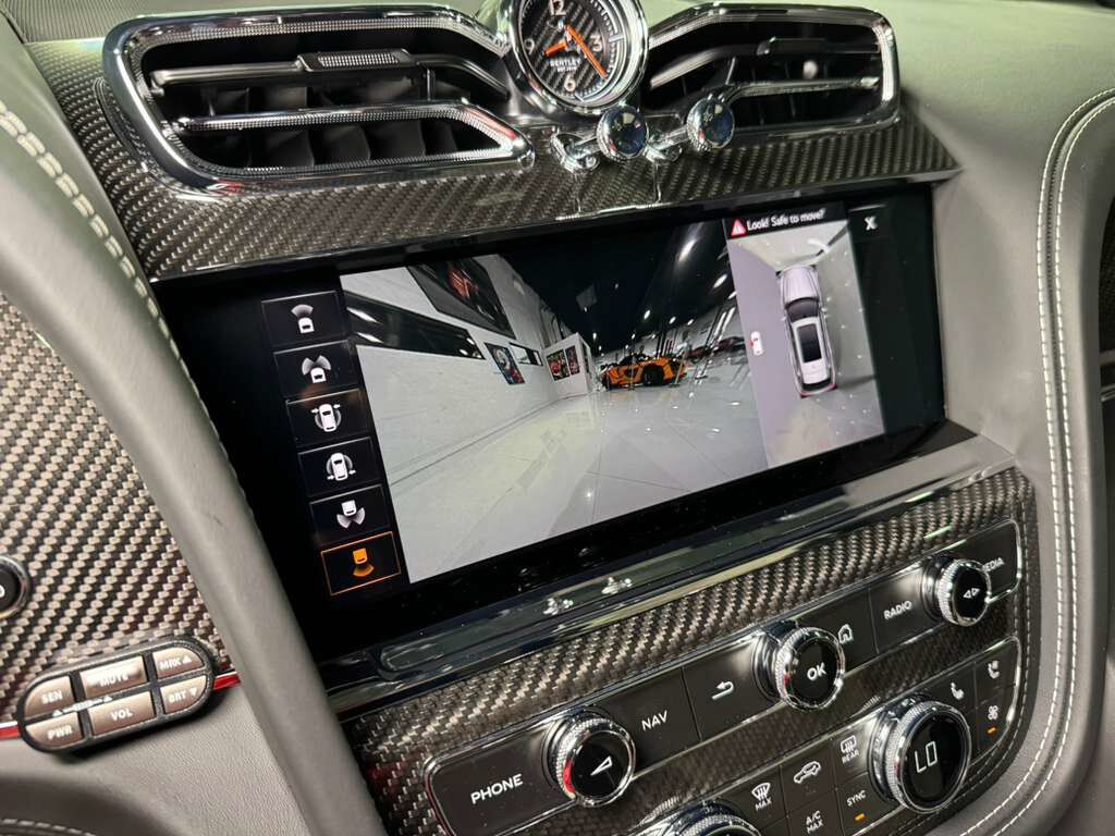 2021 Bentley Bentayga V8 pano roof, Naim audio, carbon trim, Blackline Specificaion, four passenger config AND MUCH MORE!! Fort Lauderdale FL