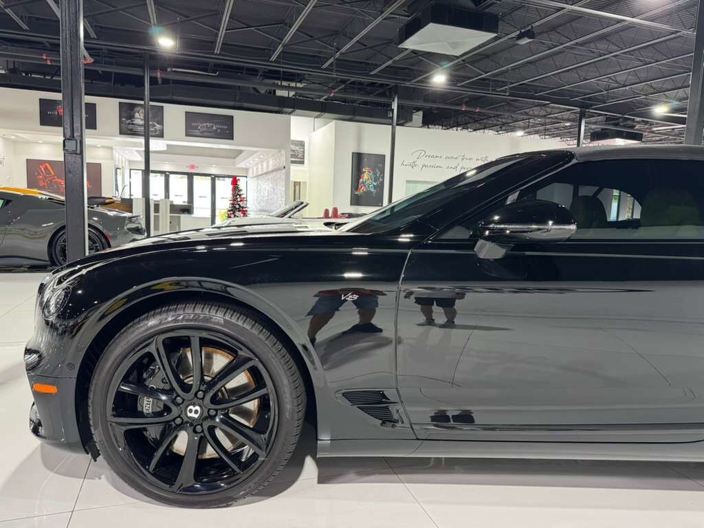 2021 Bentley Continental GTC V8 bespoke interior, Blackline Specification, Mulliner Driving Specification AND MUCH MORE!! Fort Lauderdale FL