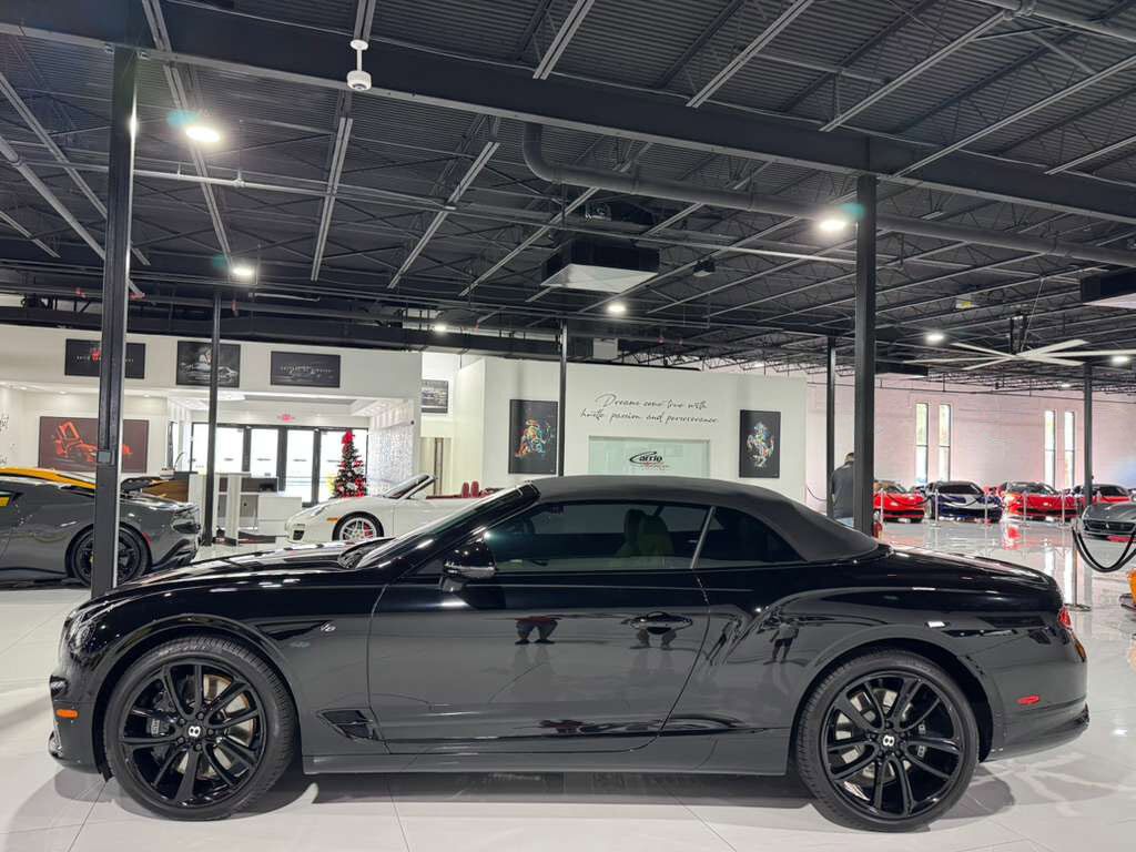 2021 Bentley Continental GTC V8 bespoke interior, Blackline Specification, Mulliner Driving Specification AND MUCH MORE!! Fort Lauderdale FL