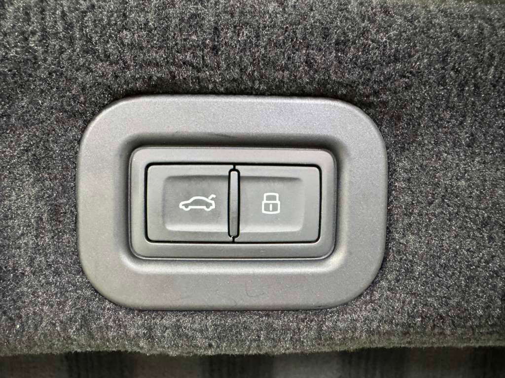 2021 Bentley Flying Spur V8 First Edition, Naim audio, rotating display, rear executive seating AND MUCH MORE!! Fort Lauderdale FL