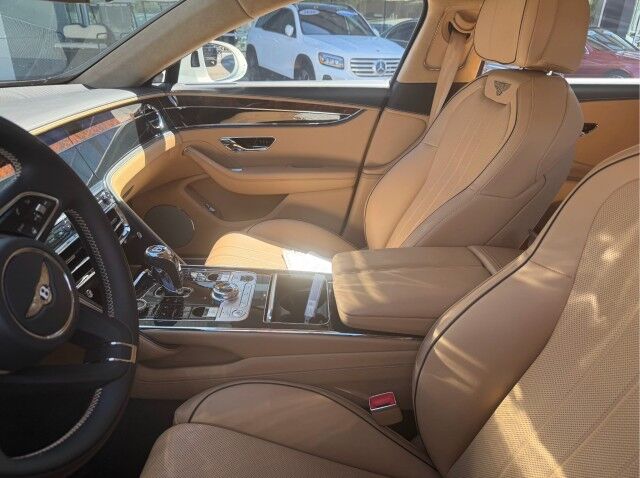 2021 Bentley Flying Spur V8 *ONLY 2800 MILES* *ROTATING DISPLAY* *TOURING SPEC* *1-OWNER SINCE NEW* San Diego CA