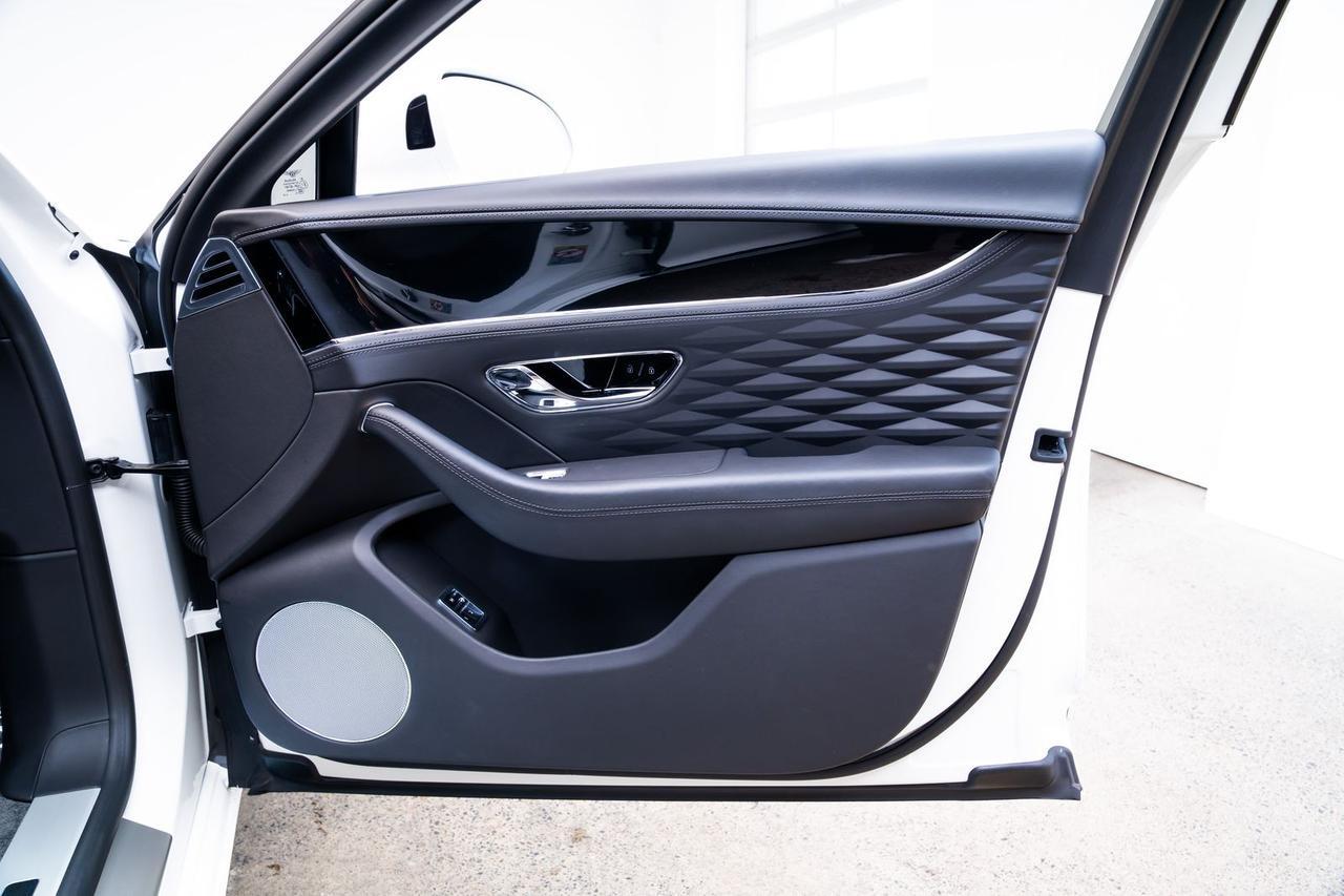 2021 Bentley Flying Spur V8 Vented Seats Panoramic Glass Tilt Portland OR
