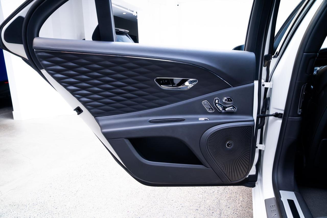2021 Bentley Flying Spur V8 Vented Seats Panoramic Glass Tilt Portland OR