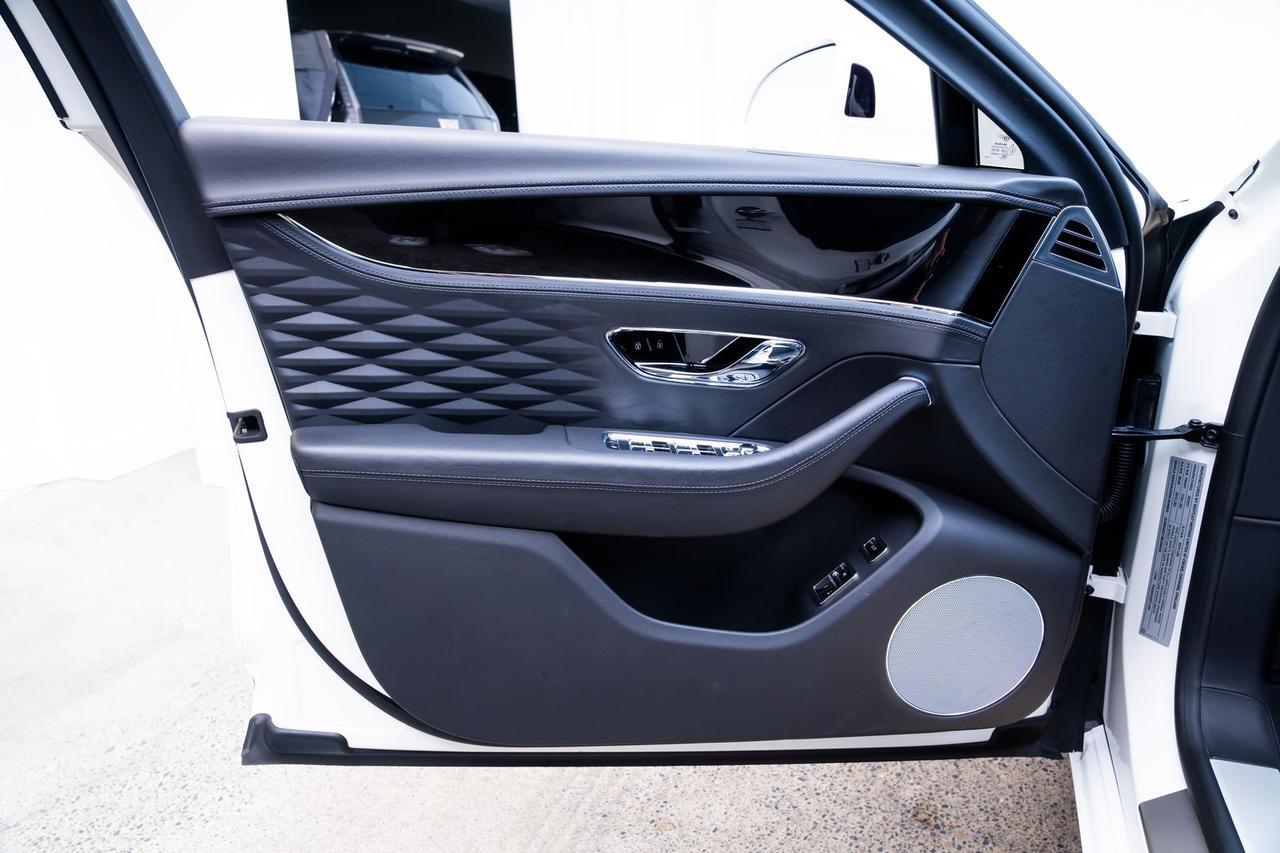 2021 Bentley Flying Spur V8 Vented Seats Panoramic Glass Tilt Portland OR