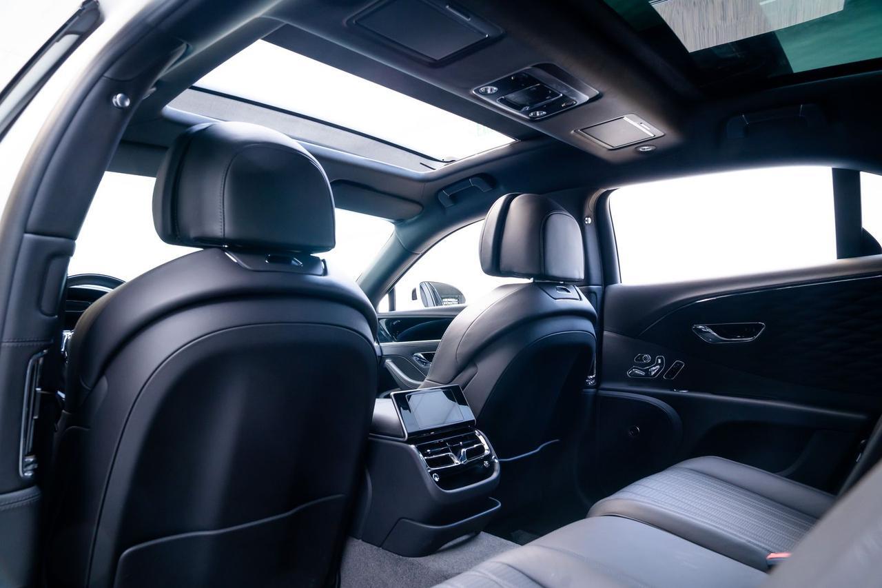 2021 Bentley Flying Spur V8 Vented Seats Panoramic Glass Tilt Portland OR