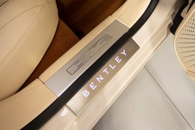 2021 Bentley Flying Spur W12 ($290,740 MSRP!!) *FIRST EDITION SPECIFICATION* *1-OWNER* *SPECIAL ORDER COLOR* San Diego CA