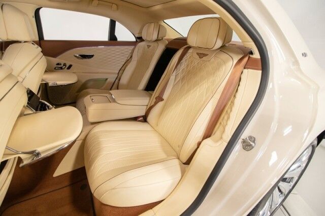 2021 Bentley Flying Spur W12 ($290,740 MSRP!!) *FIRST EDITION SPECIFICATION* *1-OWNER* *SPECIAL ORDER COLOR* San Diego CA