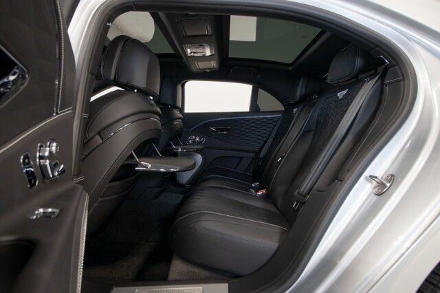 2021 Bentley Flying Spur W12 ($301,550 MSRP!!) *FIRST EDITION SPECIFICATION* *1-OWNER* *9800 MILES* *BENTLEY CARBON FIBER BODYKIT* *$82,000 IN OPTIONS* San Diego CA
