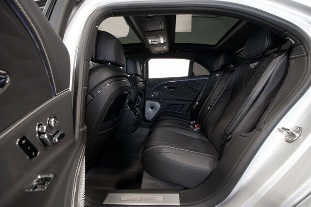 2021 Bentley Flying Spur W12 ($301,550 MSRP!!) *FIRST EDITION SPECIFICATION* *1-OWNER* *9800 MILES* *BENTLEY CARBON FIBER BODYKIT* *$82,000 IN OPTIONS* San Diego CA