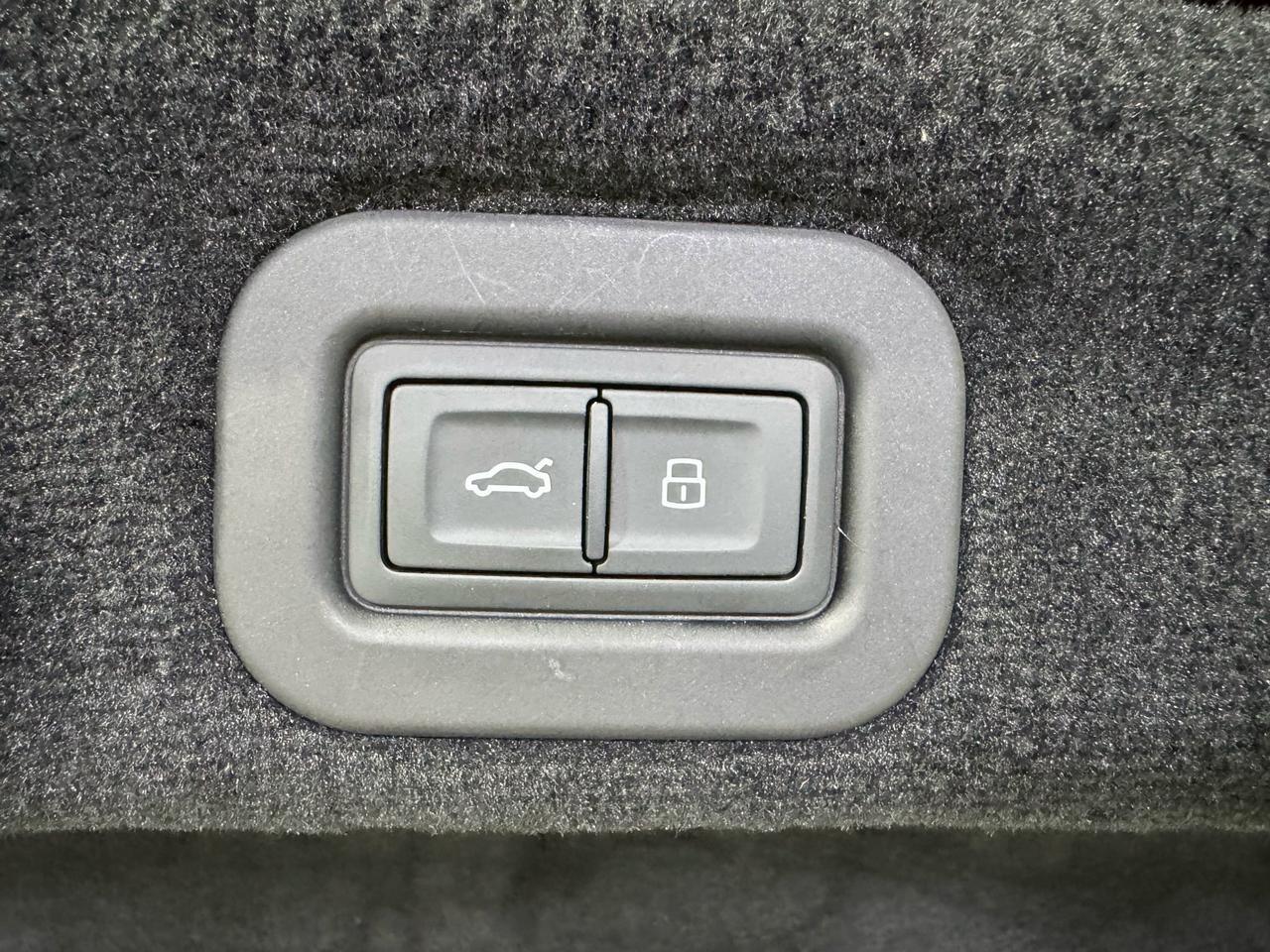 2021 Bentley Flying Spur W12 Blackline Specification, rotating infotainment display, Bang & Olufsen audio AND MUCH MORE!! Fort Lauderdale FL