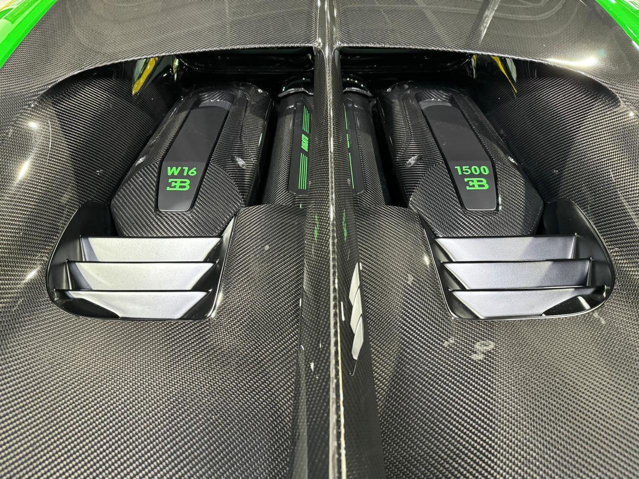 2021 Bugatti Chiron Pur Sport 1/60 for the world, Viper Green paint, exposed carbon wheels AND MUCH MUCH MORE!! Fort Lauderdale FL
