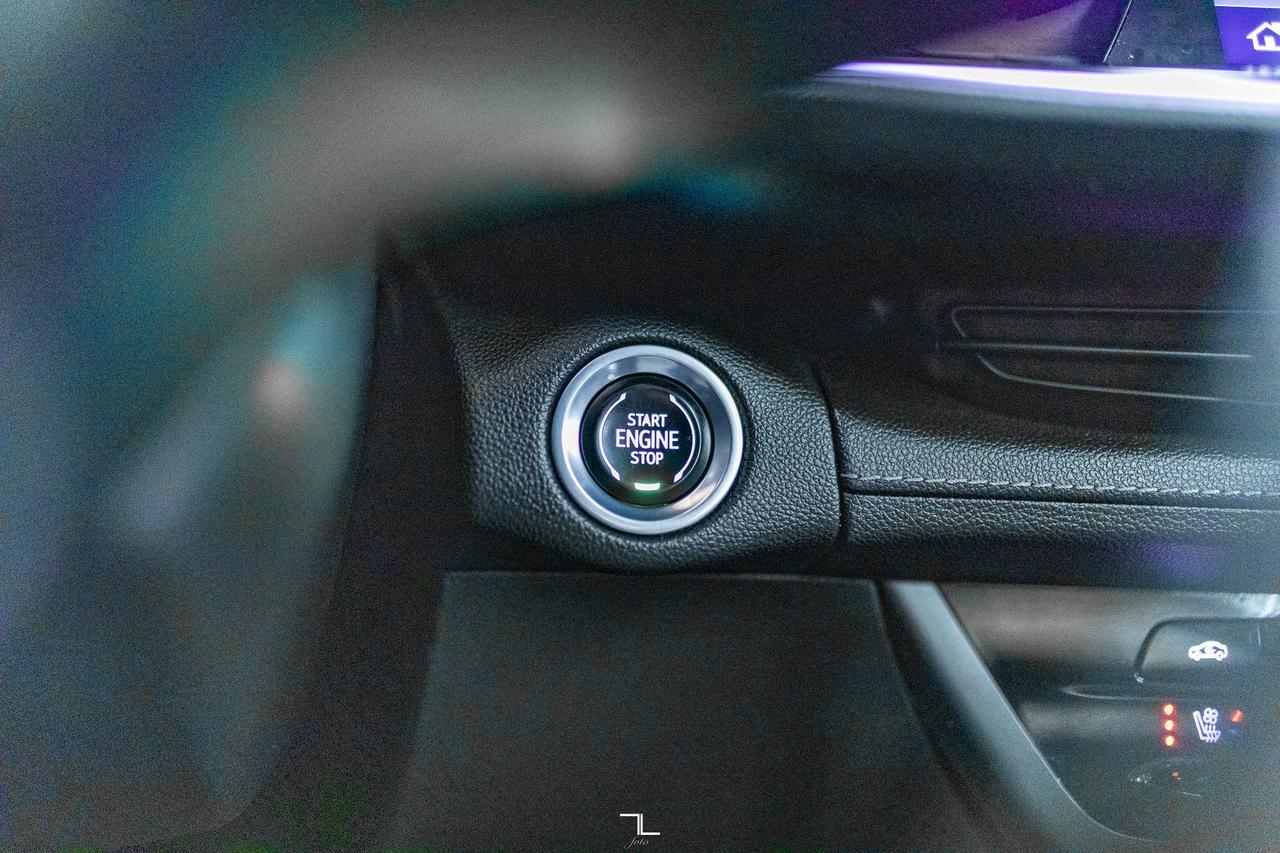 2021 Buick Envision AWD Avenir Leather Roof Nav BCam Red Deer AB