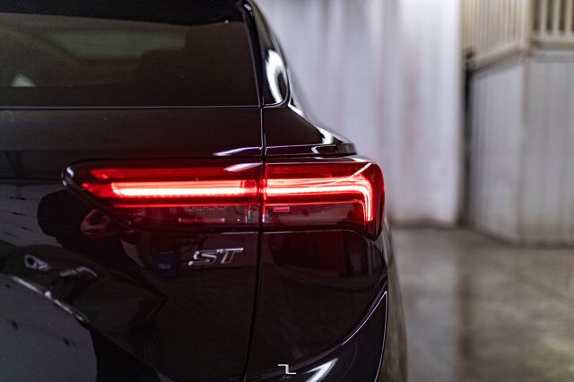 2021 Buick Envision AWD Essence Leather Roof Nav BCam Red Deer AB