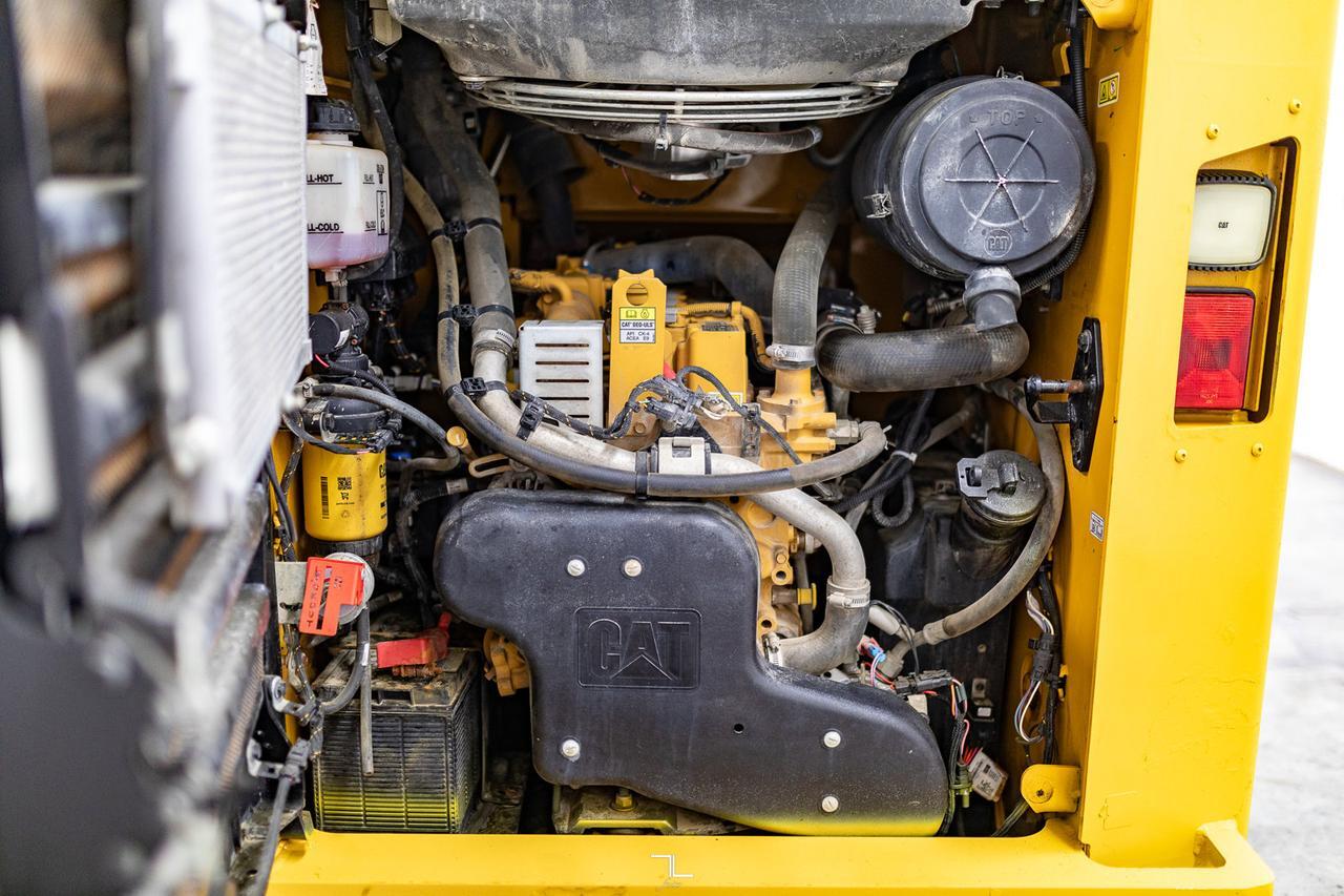 2021 CAT 262D3 Skid Steer Loader Diesel Red Deer AB